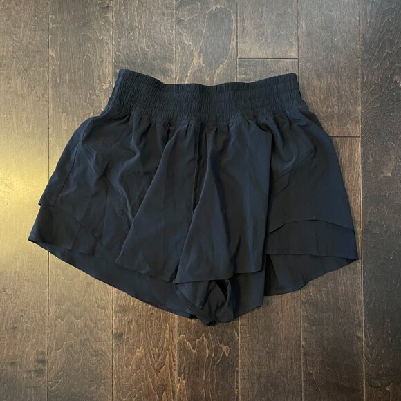 Lululemon Shake It Out Shorts Black - Picture 2 of 2